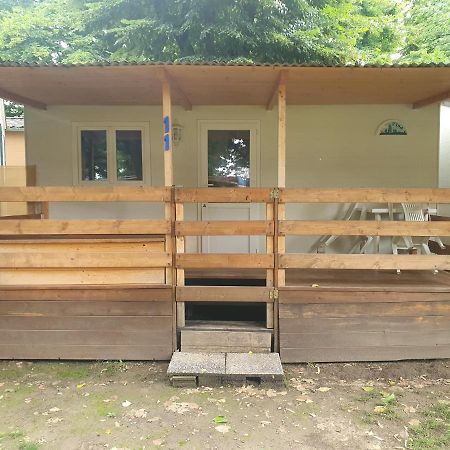 Готель Camping No Stress Комо Екстер'єр фото