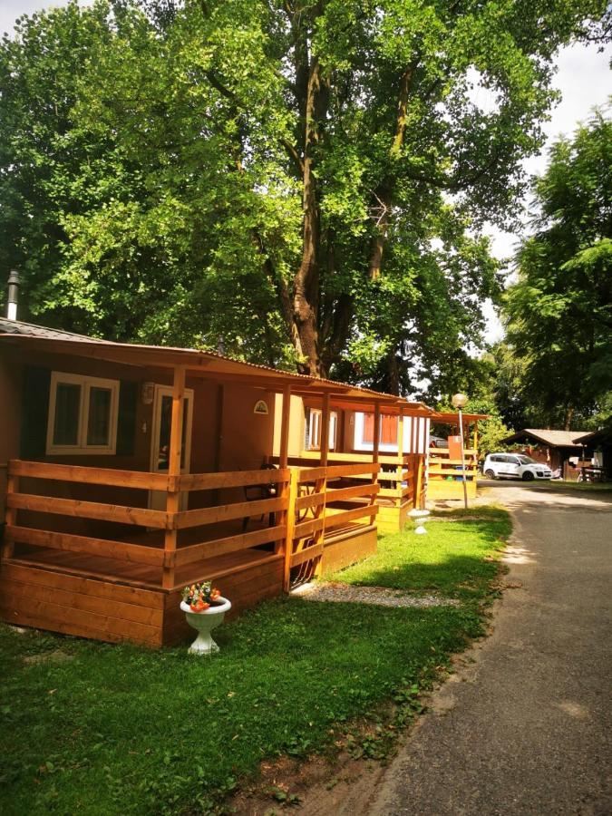 Готель Camping No Stress Комо Екстер'єр фото