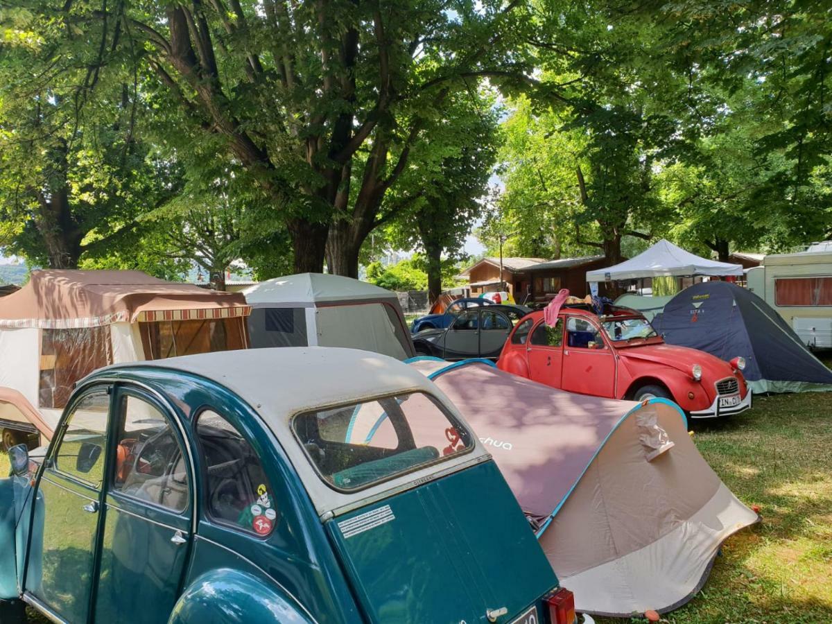 Готель Camping No Stress Комо Екстер'єр фото